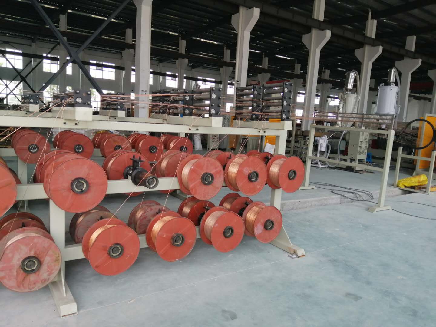 鋼骨架復(fù)合管設(shè)備